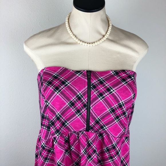 SOLD ❗️Torrid Pink Black Plaid Strapless Top - Picture 2 of 5